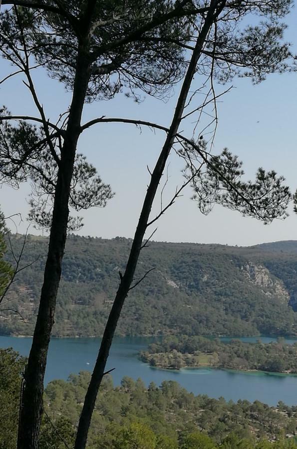 La Pinede Du Lac Bed and breakfast *